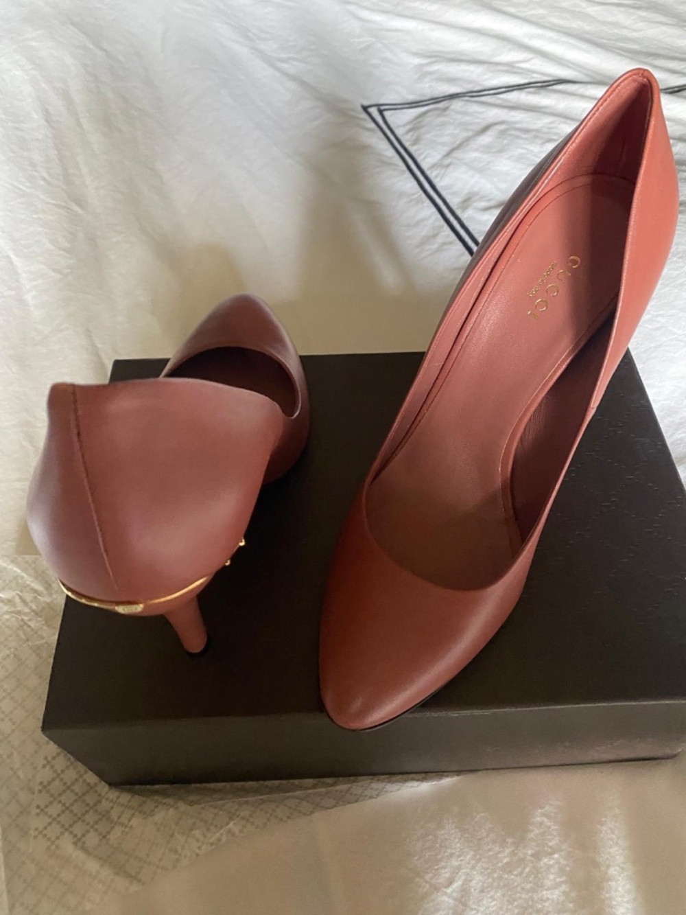 NIB Gucci Horsebit Gold Accent Leather Pumps Heels Women's Size: 39.5 Neutral - Picture 2 of 13